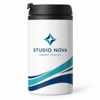 Drupp Travel Mug met het Studio Nova-logo en blauwe en turquoise golven.