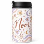 Drupp Travel Mug met de naam Noor en een pastelpatroon van bloemen, zonnen en maantjes.